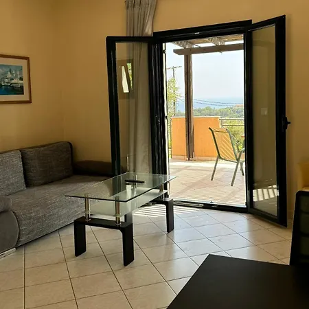 Oneira Holiday home *