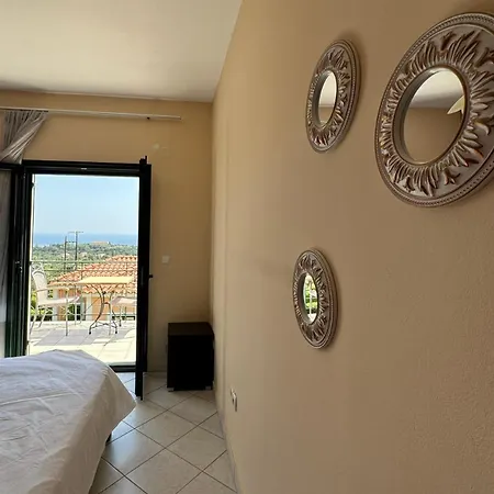 Oneira Holiday home *